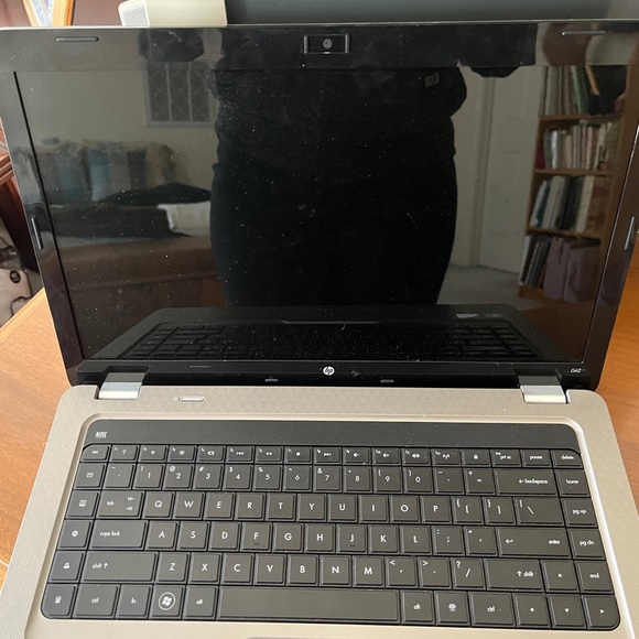 HP G72 Laptop (2014) WORKING! with Charger - Picture 4 of 7